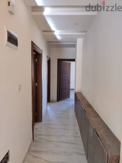 شقة ارضية مساحتها (150) متر مربع للبيع في شفا بدران _ الكوم 3