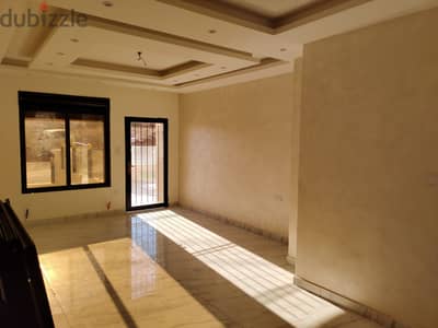 شقة ارضية مساحتها (150) متر مربع للبيع في شفا بدران _ الكوم 1