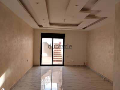 شقة ارضية مساحتها (150) متر مربع للبيع في شفا بدران _ الكوم 7